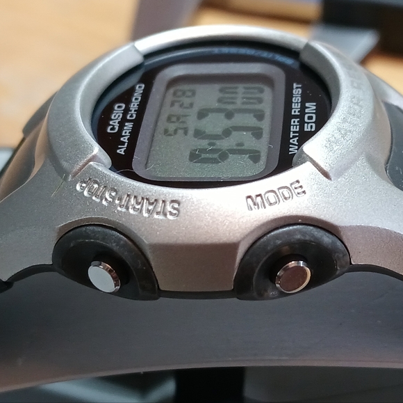 X Casio Alarm Chrono Illuminator 39mm silver case, black wrist band Illumina - Picture 9 of 12